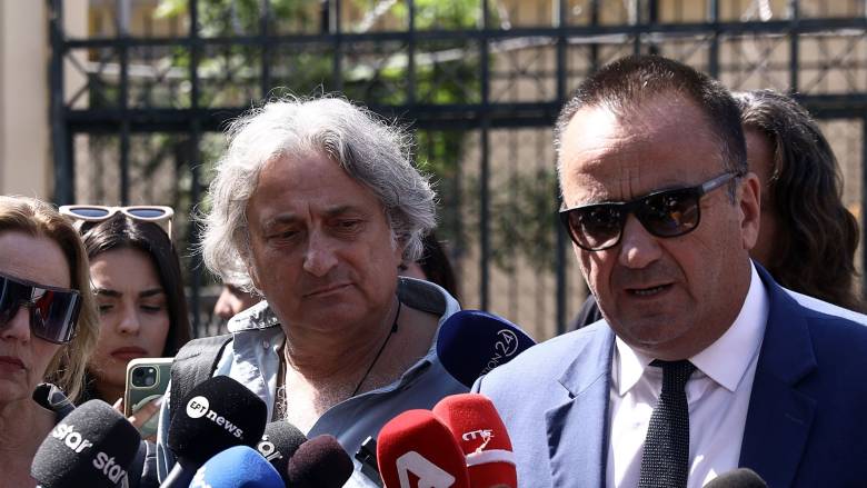 Υπνοθεραπευτής: «Σταματήστε τον διασυρμό μου - Μια φορά συνάντησα τον Μαζωνάκη»