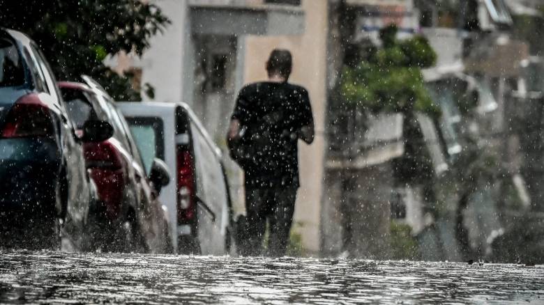 Καιρός: Πού θα σημειωθούν καταιγίδες και ισχυρά φαινόμενα - Τι ώρα θα βρέξει στην Αττική