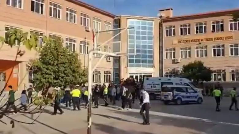 Τουρκία: Αναφορές για οχτώ τραυματίες, ανάμεσά τους και μαθητές - Κρατείται ο δράστης