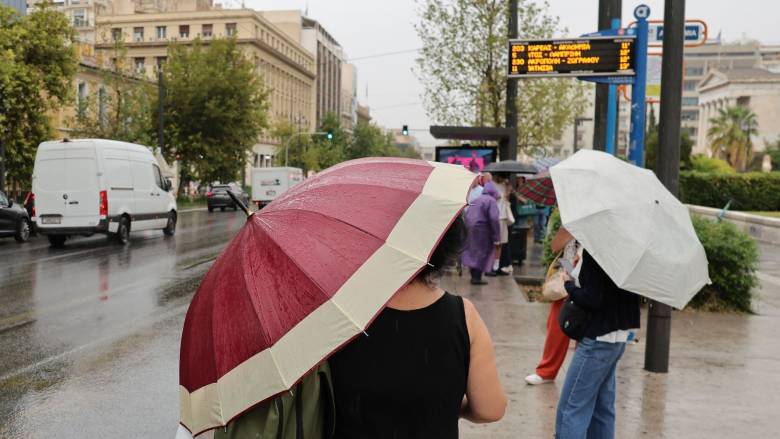 Κακοκαιρία: Πάνω από 100 χιλιοστά βροχής στην Εύβοια - Νέο «κύμα» καταιγίδων από το βράδυ
