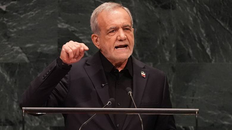 Πεζεσκιάν από ΟΗΕ: Το Ιράν δεν θα σκύψει το κεφάλι - Κανείς δεν θα «στρέψει» το Ορμούζ εναντίον μας