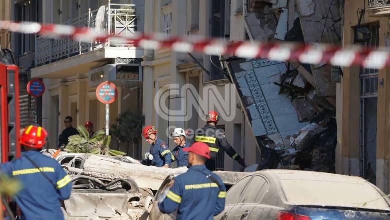 Έκρηξη στην Πλάκα: «Ακούστηκε ένα μπαμ και το κτήριο γκρεμίστηκε» λένε μάρτυρες στο CNN Greece