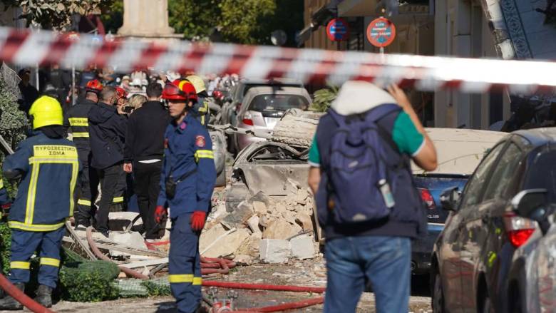 Πλάκα: Έξι οι αγνοούμενοι μετά την κατάρρευση κτηρίου - Βρέθηκε η τσάντα Αμερικανίδας τουρίστριας