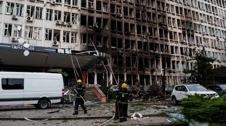 Μπαράζ επιθέσεων από Ρωσία και Ουκρανία - Στο στόχαστρο εταιρίες logistics και κατοικημένες περιοχές
