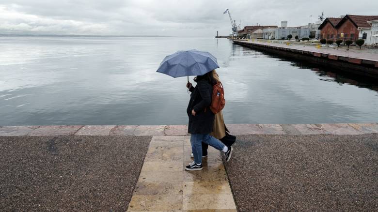 Καιρός: Χωρισμένη στα δύο η χώρα τις επόμενες ημέρες - Νέα επιδείνωση με βροχές από την Τετάρτη