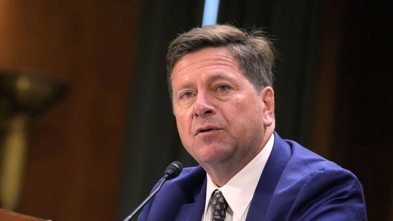 CNNi:Ο Τραμπ αναμένεται να ορίσει τον Τζέι Κλέιτον «τσάρο» της Τεχνητής Νοημοσύνης