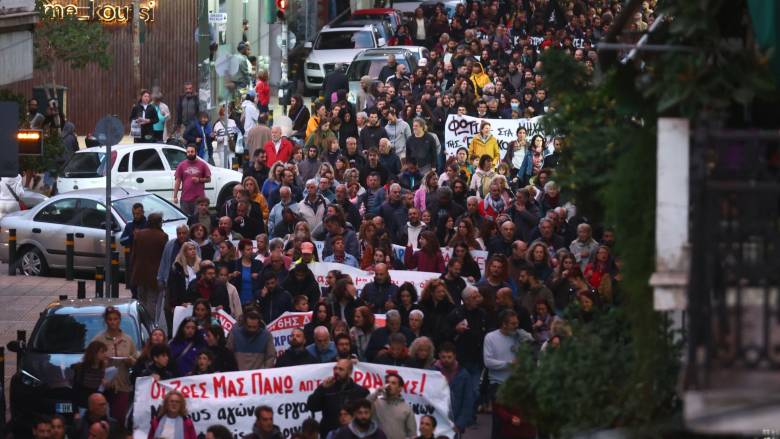 Συγκέντρωση κατοίκων στην Κυψέλη για τις ζημιές στα κτήρια - Παρόντες Δούκας, Δούρου, Κανέλλη