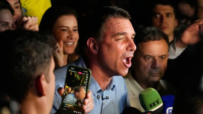 Τραμπ: «Πολύ μεγάλη νίκη» η επικράτηση Μπολσονάρου στον πρώτο γύρο των εκλογών στη Βραζιλία