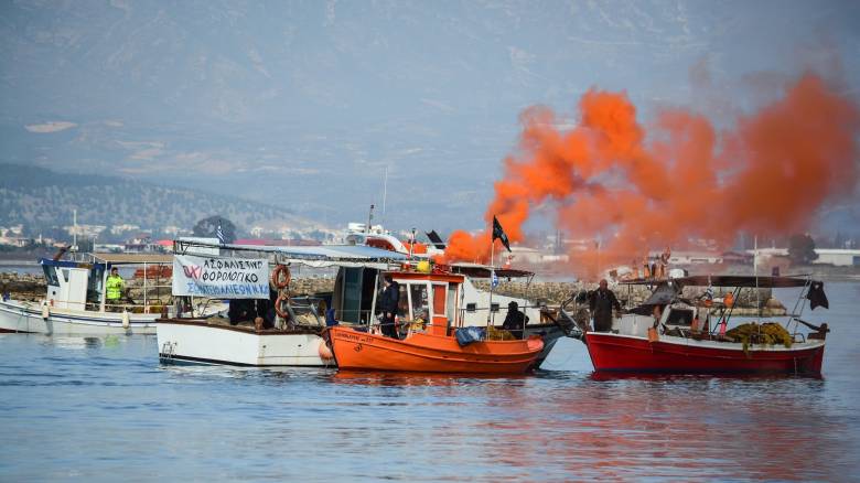 Γιατί ξεμένουν από ψάρια οι ιχθυαγορές - Οι κινητοποιήσεις των αλιέων και οι ενεργειακές πιέσεις