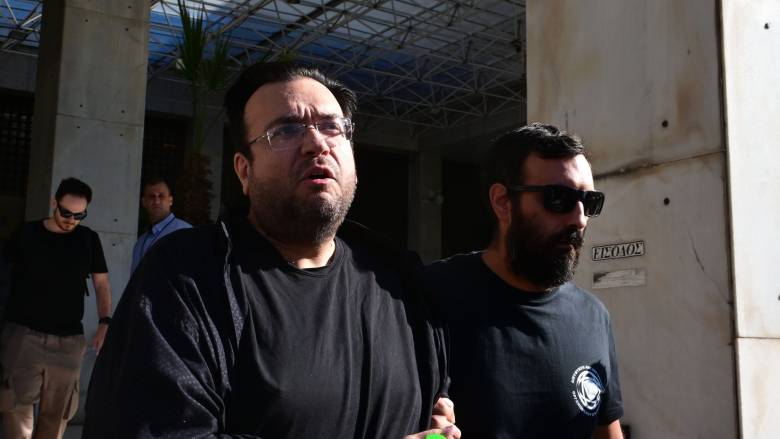 Οι συνομιλίες με τον αχυράνθρωπο που «έκαψαν» τον Καμπούρη: «Δεν δίνεις ποτέ τη διεύθυνση αυτή»