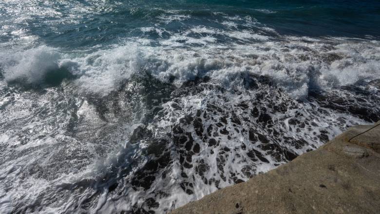 Βρετανία: Λύθηκε το μυστήριο του θανάτου τριών αδελφών στη θάλασσα - Αυτοκτόνησαν όπως η μητέρα τους