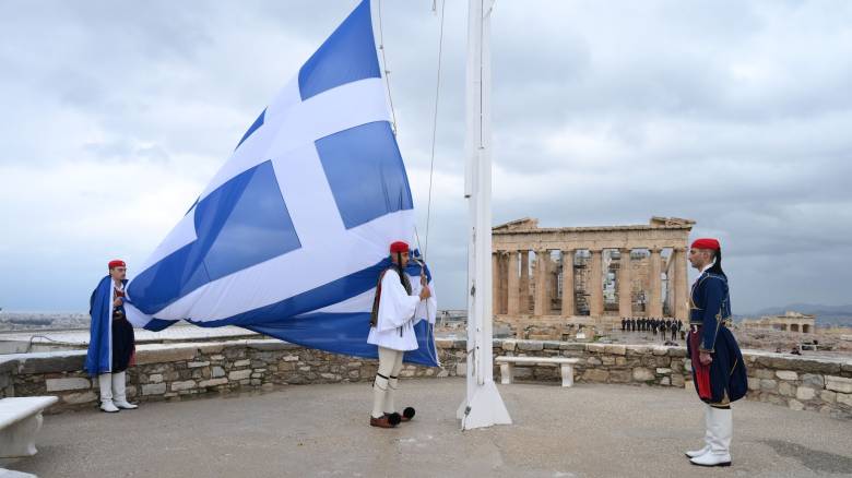 Σαν σήμερα η Απελευθέρωση της Αθήνας - 82 χρόνια από όταν η σβάστικα έφυγε από την Ακρόπολη