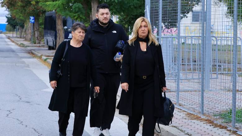 Δίκη για Τέμπη: «Θέλω μια απάντηση σαν γονιός, ψάξτε το» κατέθεσε ο πατέρας του 23χρονου Ιοδράνη