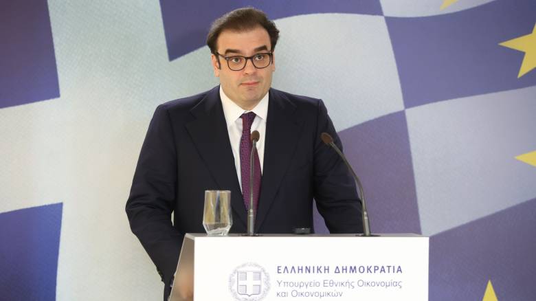 Ο Κυριάκος Πιερρακάκης ανακοίνωσε αύξηση του επιδόματος θέρμανσης κατά 30%