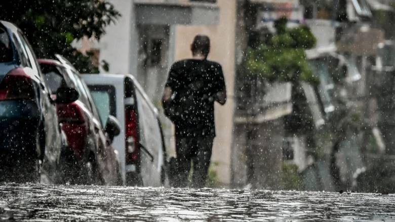 Καιρός: Σε κατάσταση Red Code μέχρι την Πέμπτη η Αττική - Δείτε πού θα «χτυπήσουν» τα φαινόμενα