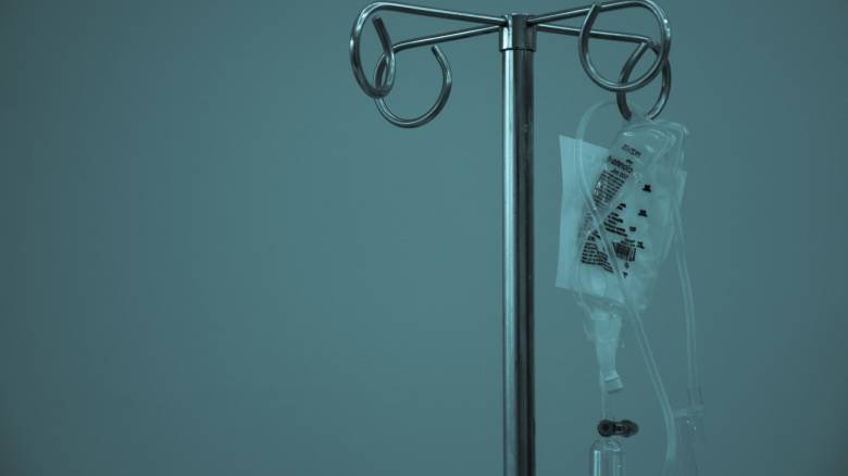 Σε κρίσιμη κατάσταση νοσηλεύεται Αυστραλή βουλευτής - Άνδρας έπεσε πάνω της με το αυτοκίνητό του