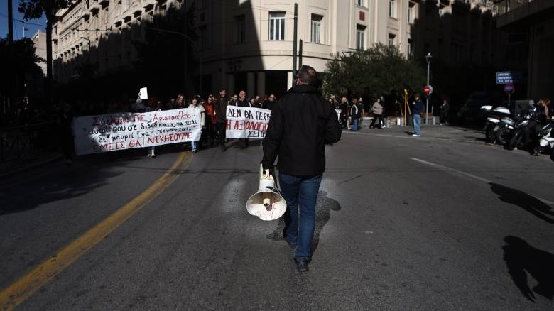 Πανεκπαιδευτικό συλλαλητήριο: Ποιοι συμμετέχουν και τι ισχύει στα Μέσα Μαζικής Μεταφοράς
