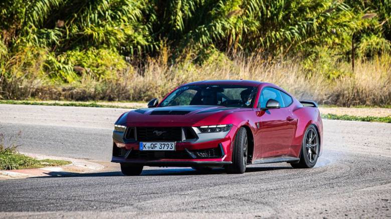Τρεις διαφορετικές όψεις της Ford στην πίστα και στο χώμα των Μεγάρων