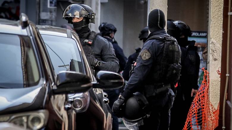 Πώς έγινε η έκρηξη στον Κολωνό - Στον ποινικό χώρο στρέφονται οι έρευνες