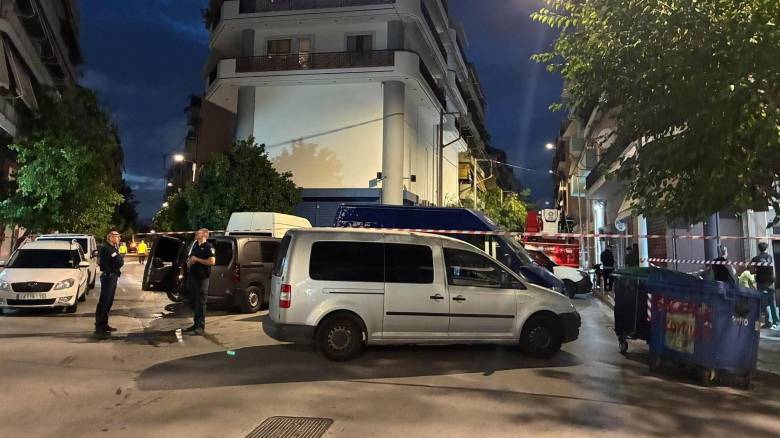 Έκρηξη στον Κολωνό: Μηχανισμό με εκρηκτική ύλη περιείχε το σακίδιο - Σε εξέλιξη οι έρευνες