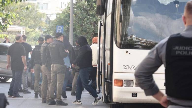 Pizza Fan: Στην Ευελπίδων οι 21 συλληφθέντες - Πώς άρχισε να ξετυλίγεται το κουβάρι της υπόθεσης