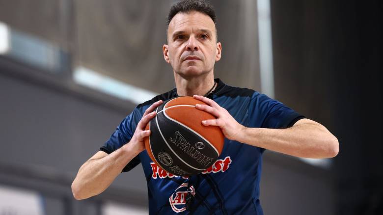 Basketgate: Προφυλακίστηκε ο πρώην διαιτητής Πέτρος Παπαπέτρου μετά την πολύωρη απολογία του