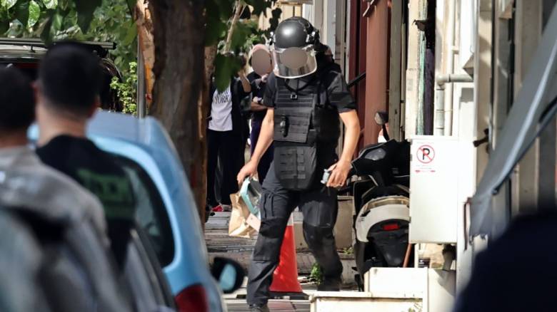 Λήξη συναγερμού στο κέντρο της Αθήνας - Εικόνες από την επιχείρηση του ΤΕΕΜ