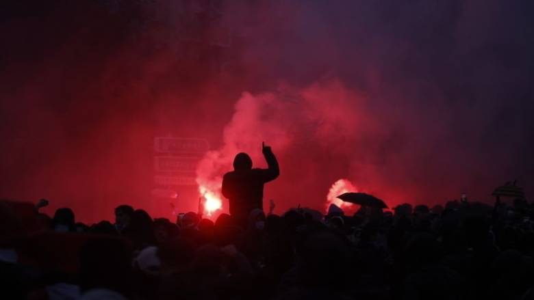 Κύμα διαδηλώσεων στην Ευρώπη: Τραυματίες σε Αλβανία και Ιταλία, «πνίγηκε» στα χημικά η Γαλλία