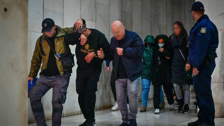 «Χωριάτικο»: Ποινικές διώξεις για εννέα κακουργήματα και 2 πλημμελήματα και για τους 59 συλληφθέντες