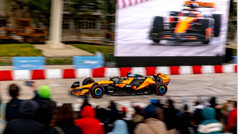 Από τη Fan Zone στο showrun του Allwyn x McLaren Racing:Live in Athens-Η απόλυτη motorsport εμπειρία
