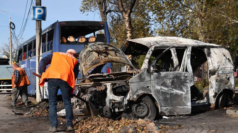 Ουκρανία: Ένας νεκρός και 30 τραυματίες από επίθεση ρωσικού drone σε λεωφορείο στη Ζαπορίζια