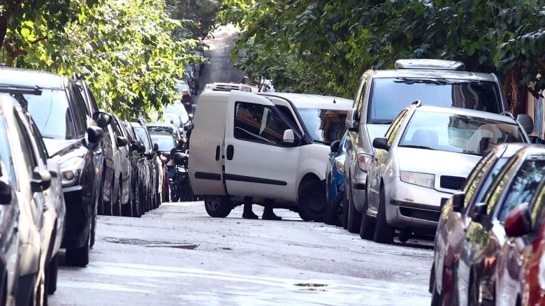Συναγερμός για ύποπτο αντικείμενο στα Εξάρχεια: Διακοπή κυκλοφορίας σε Μπενάκη και Καλλιδρομίου