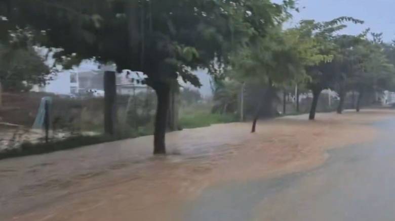 Κακοκαιρία: Πλημμυρικά φαινόμενα και κατολισθήσεις στη Σκιάθο
