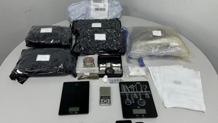 Θεσσαλονίκη: 38χρονος παρέλαβε δέμα με δύο κιλά κάνναβης από τις ΗΠΑ