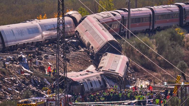 Επεισόδια στη Μαδρίτη στη σκιά της σιδηροδρομικής τραγωδίας-Οι διάλογοι που καίνε το κέντρο ελέγχου