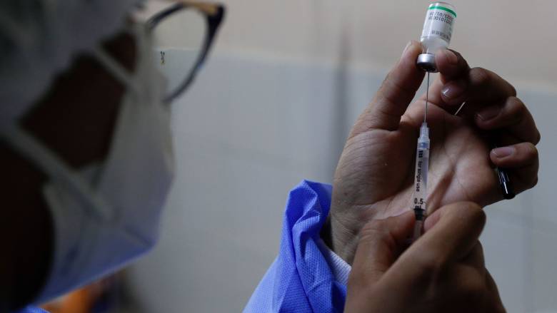 Κίνα: Εργαζόμενος στον τομέα υγείας χρησιμοποίησε την ίδια βελόνα σε 78 μαθητές για εξέτασή τους