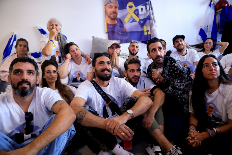 hostages - OXI Getty