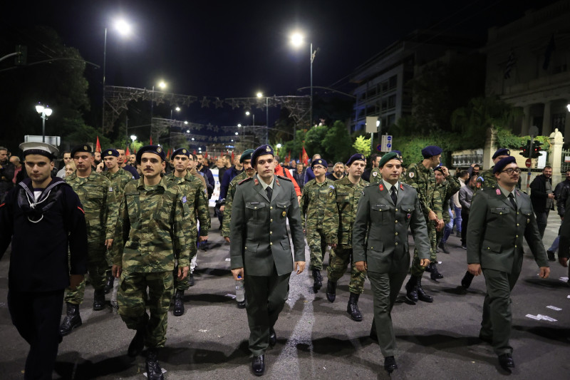 polytexneio poreia strateymenoi