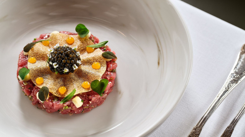 Το GB Roof Garden υποδέχεται τον νέο chef de cuisine Γιάννη Ροκανά και τη fine comfort κουζίνα του