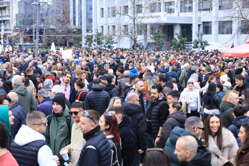 tempi larisa sygkentrosi