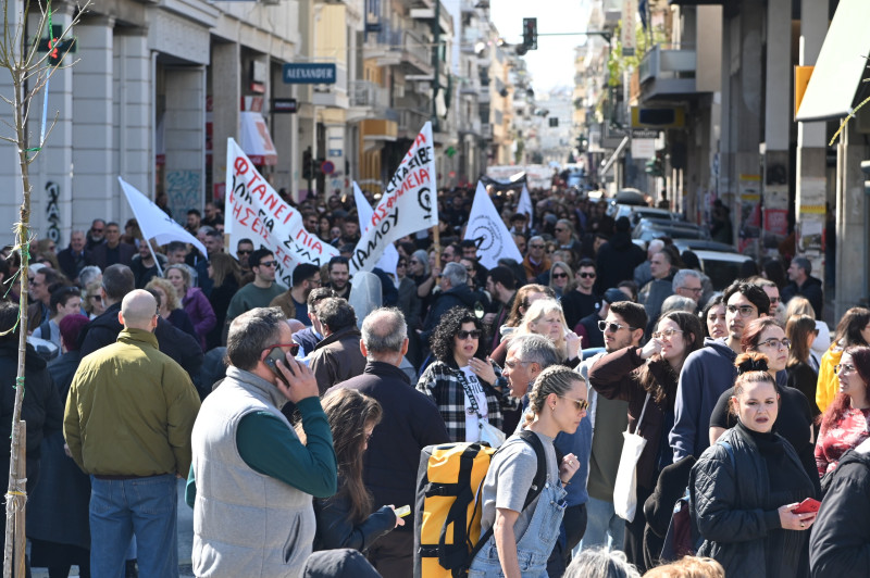 tempi patra sygkentrosi 