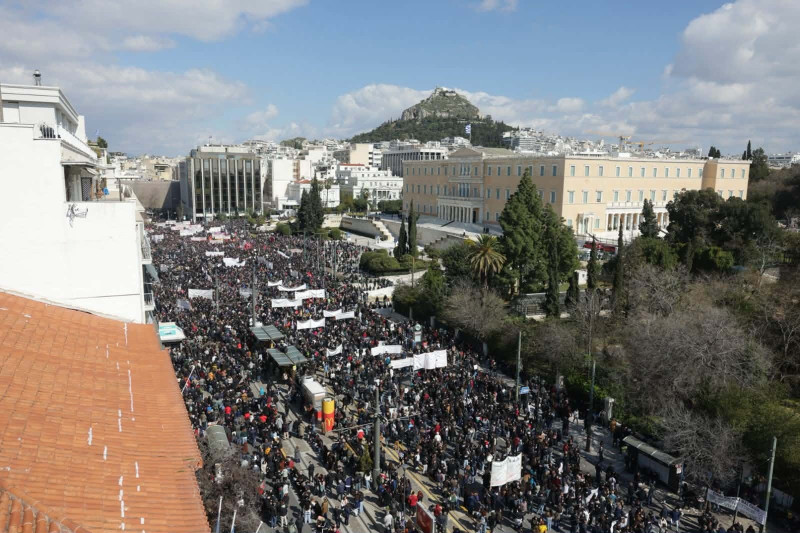 3 xronia tempi pore;ia