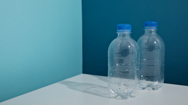 Πλαστικά μπουκάλια μετατρέπονται σε φάρμακο για τη νόσο του Πάρκινσον