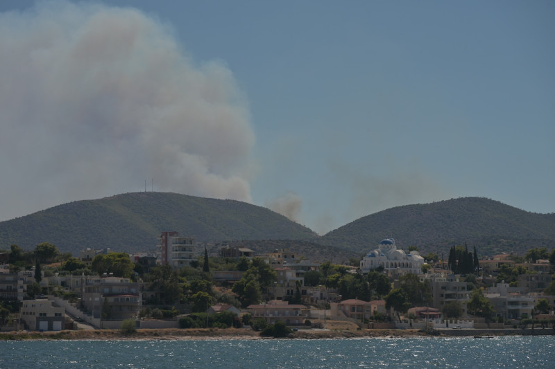 ΠΥΡΚΑΓΙΑ ΣΤΗ ΣΑΛΑΜΙΝΑ