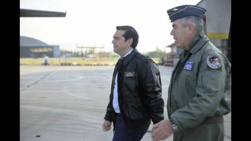 Το α λα τοπ γκαν μπουφάν του κ. Τσίπρα