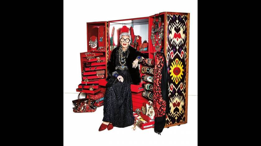 Για εκείνες που αναπνέουν το στυλ μια συλλογή από accessories εμπνευσμένα από την ιέρεια του είδους Iris Apfel μπορεί να γίνει δικιά τους. Κόστος 80.000 δολάρια.