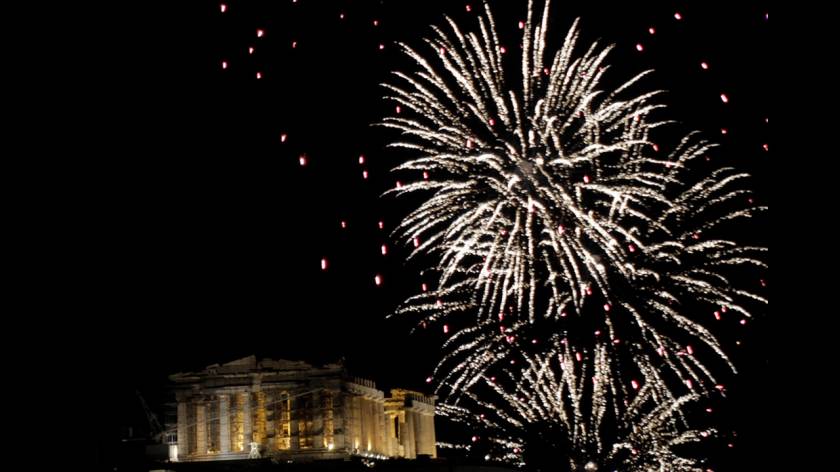 Υποδοχή του 2016 με φόντο την Ακρόπολη