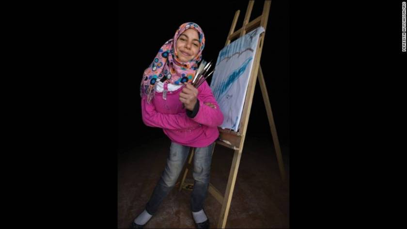 Η 13χρονη Merwa θέλει να γίνει ζωγράφος όταν μεγαλώσει. "
Εδώ με βλέπετε να δουλεύω με λάδι. Είμαι πλέον μια διάσημη, καταξιωμένη ζωγράφος. Όταν ήμουν μικρή είχα τη ζωγραφική ως χόμπι, οπότε καθώς είδα ότι έχω ταλέντο, πήγα σε Σχολή Καλών Τεχνών. 
Τώρα 