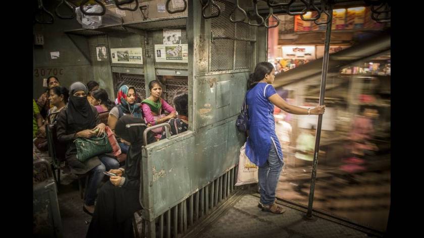 Κατηγορία Travel: Women’s Compartment of a Suburban Train της Tamina-Florentine Zuch από τη Γερμανία