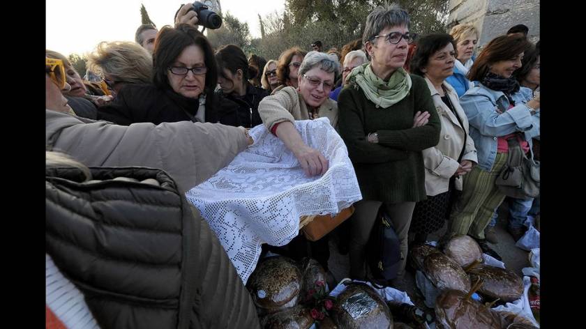 Αρτοκλασία στην Παναγίτσα Ελευσίνας